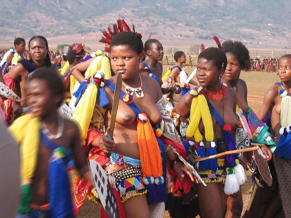 Afrincan Tribes - Bunch of Beautiful Women #91740261