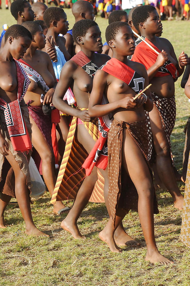 アフリカの部族 - 美女の群れ
 #91740290