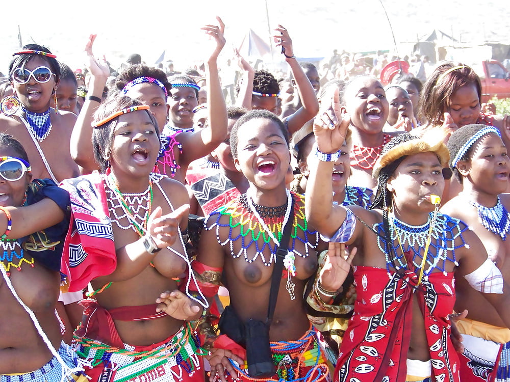 アフリカの部族 - 美女の群れ
 #91740308
