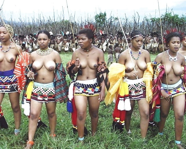 アフリカの部族 - 美女の群れ
 #91740313
