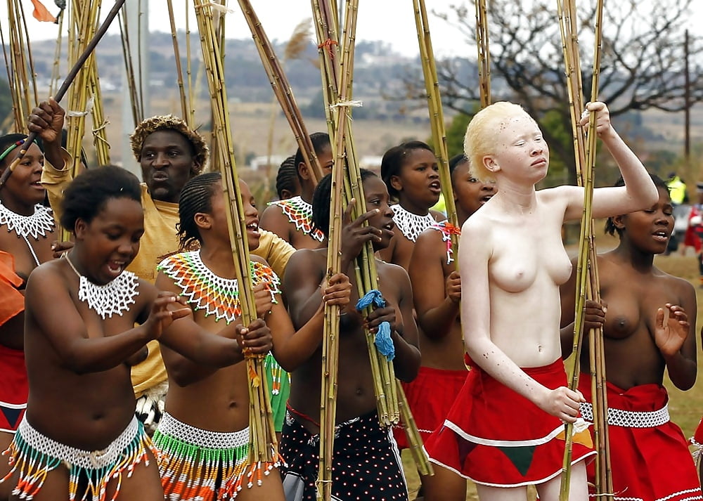 アフリカの部族 - 美女の群れ
 #91740319