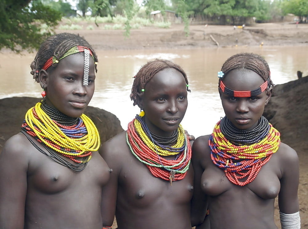 Afrincan Tribes - Bunch of Beautiful Women #91740364