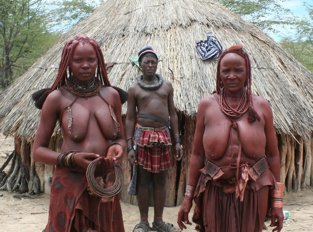 Tribus africaines - groupe de belles femmes
 #91740370