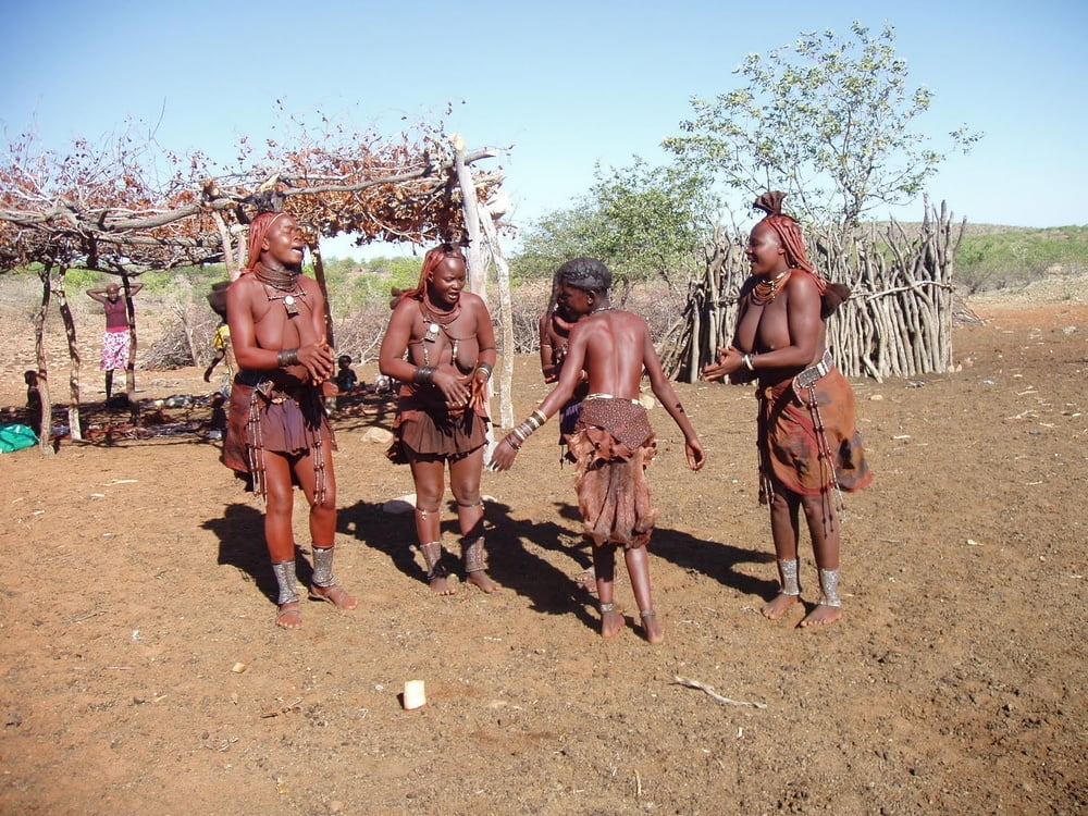 アフリカの部族 - 美女の群れ
 #91740377