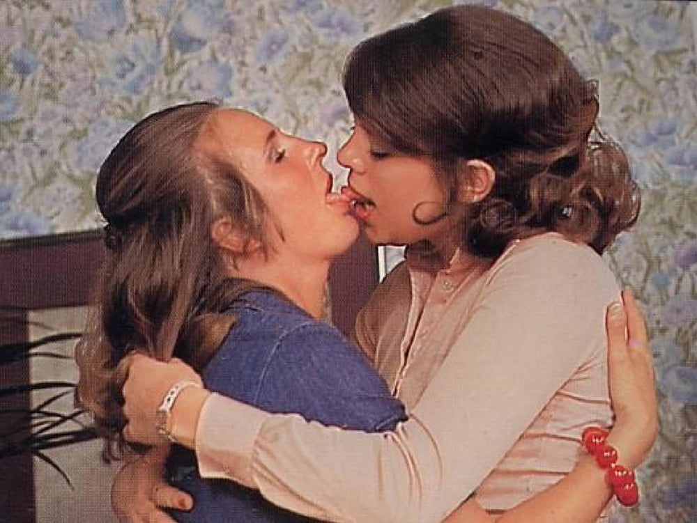 Revistas porno: nuevos coños
 #105383627