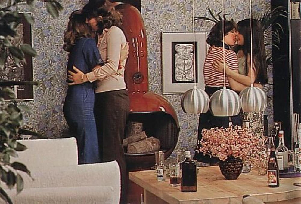 Revistas porno: nuevos coños
 #105383630