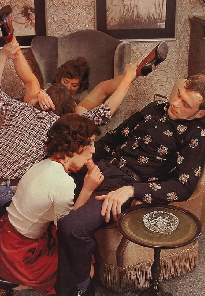 Revistas porno: nuevos coños
 #105383697