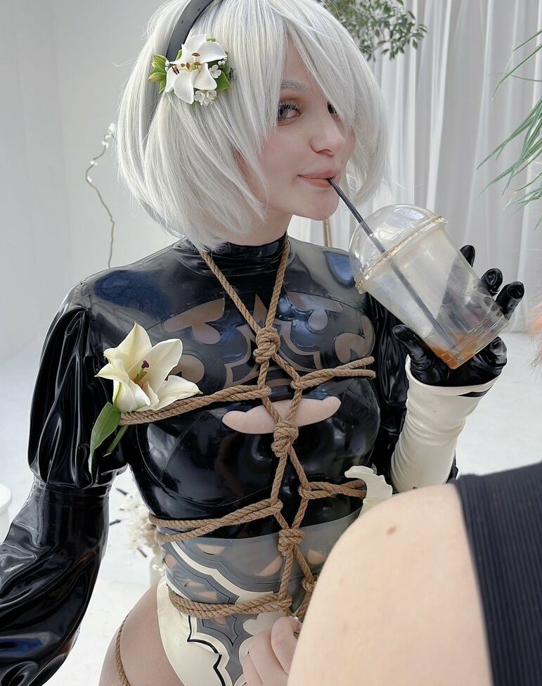 Alcololi nackt #107849878