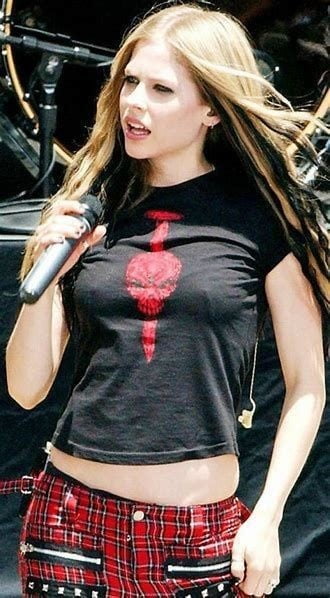 Avril makes my dick hard as fuck
 #88027875