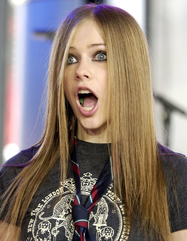 Avril makes my dick hard as fuck
 #88027946