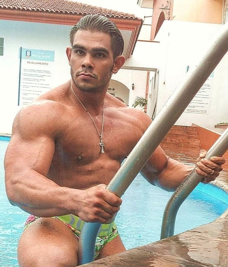 Piscina chicos y chicas
 #96197345