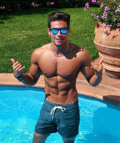 Piscina chicos y chicas
 #96197677