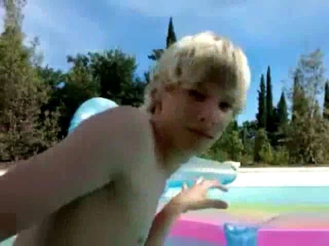 Piscina chicos y chicas
 #96197881