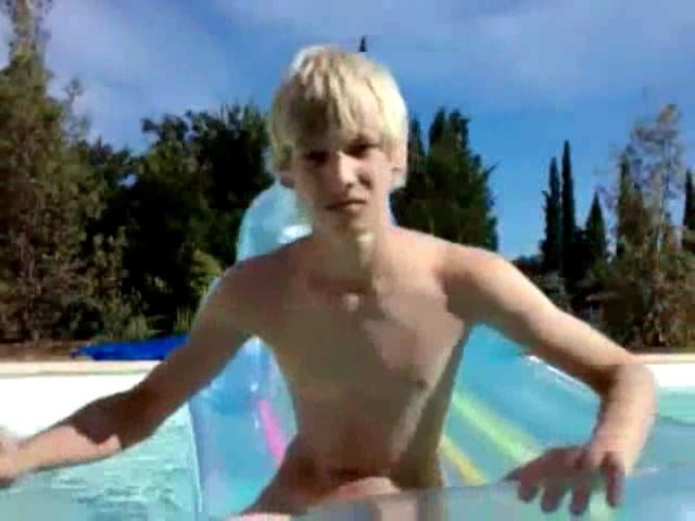 Piscina chicos y chicas
 #96197891