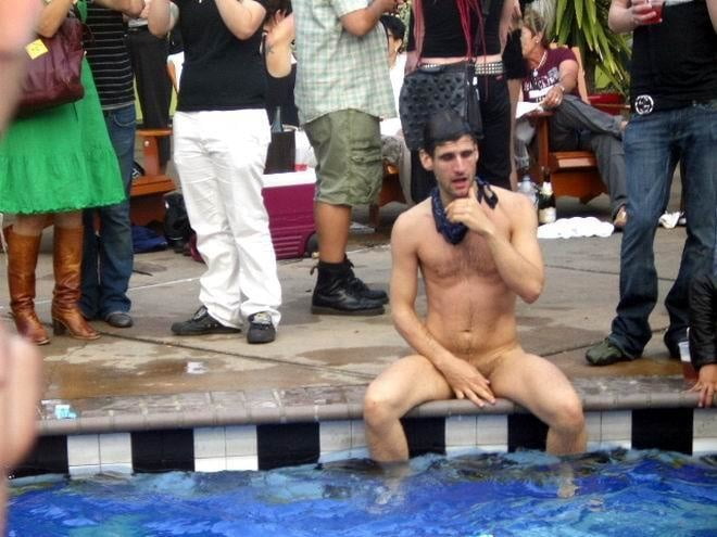 Piscina chicos y chicas
 #96197916