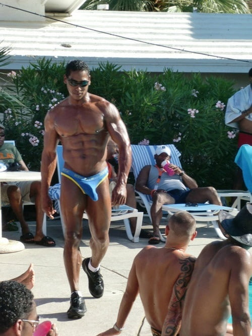 Piscina chicos y chicas
 #96197931