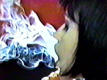 セクシーなヴィンテージは、喫煙者の女性を吐く
 #105919896