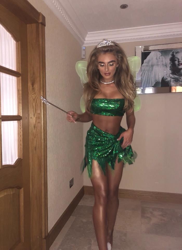 Putas en traje de fantasía 296
 #105412720