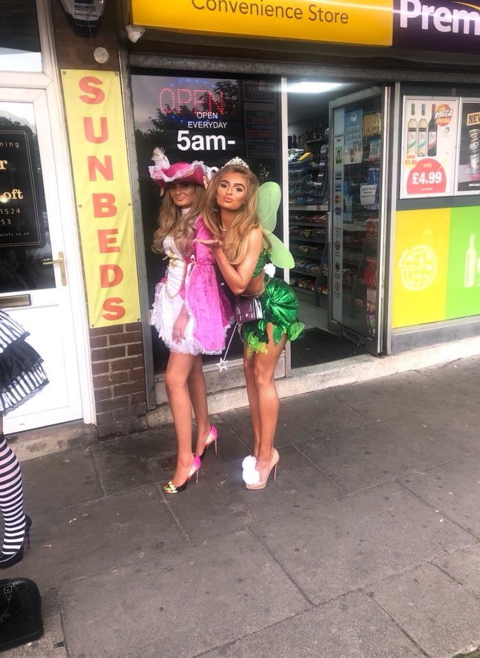 Putas en traje de fantasía 296
 #105412730