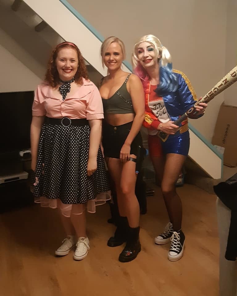 Putas en traje de fantasía 296
 #105412766