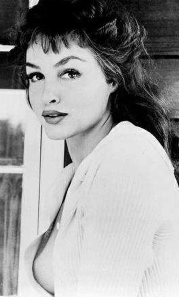 JULIE NEWMAR #81921000