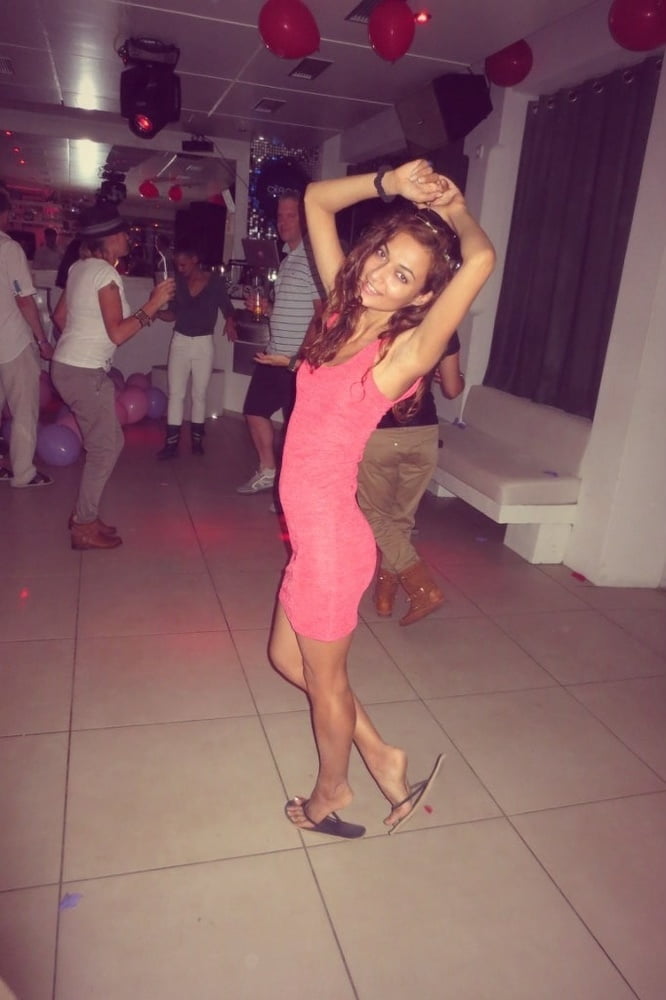 chaude brunette #91930502