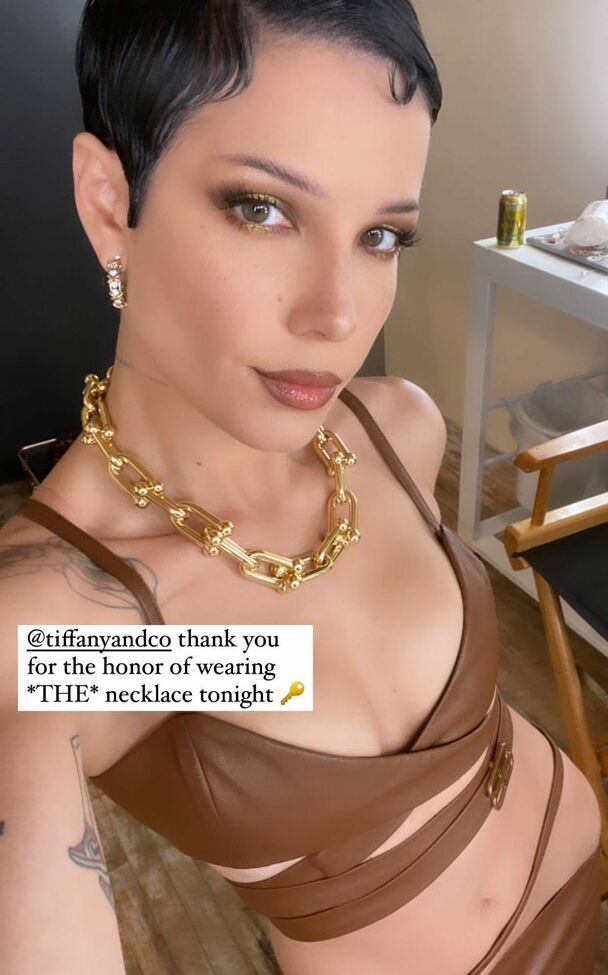 Halsey nackt #108752470