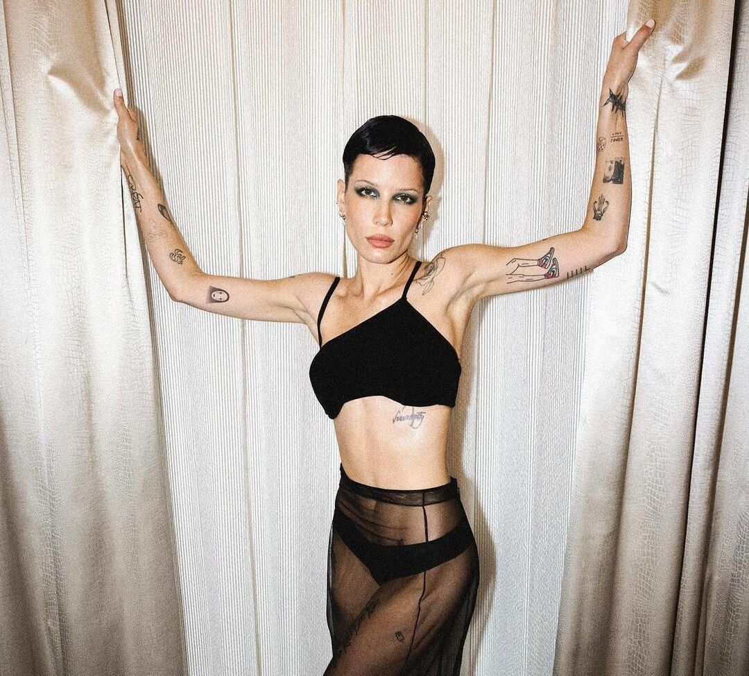 Halsey nackt #108752484