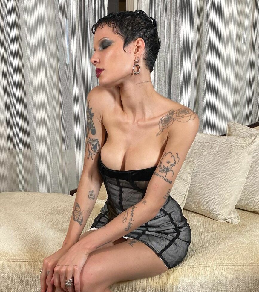 Halsey nackt #108752491