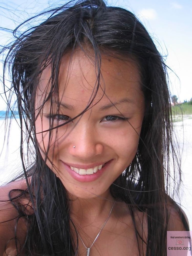 Asian vacanza sulla spiaggia
 #105346469