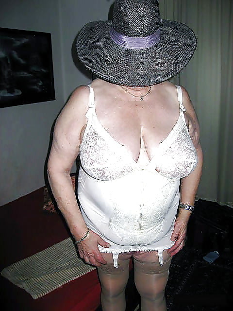 顔はないが、素晴らしい曲線
 #89332875