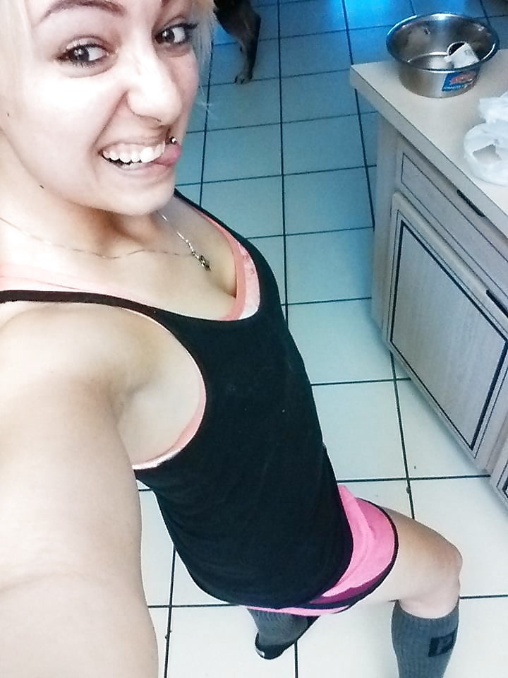 Exposed webslut for repost
 #91319390