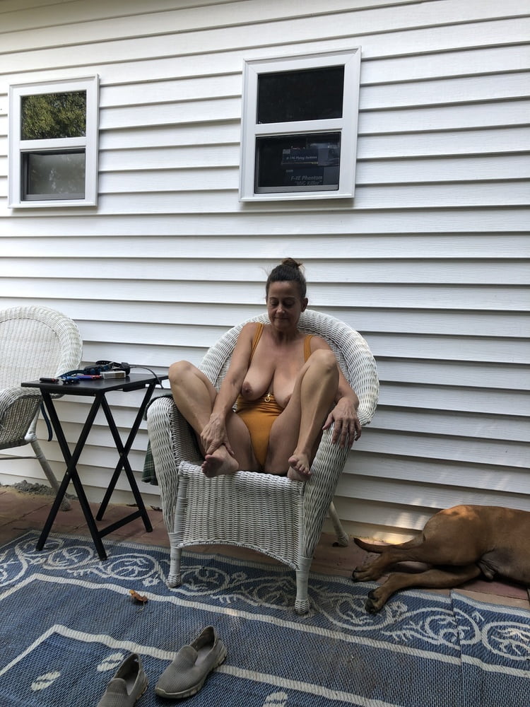 Ex novia leslie posando en bikini coño peludo cameltoe
 #97572117