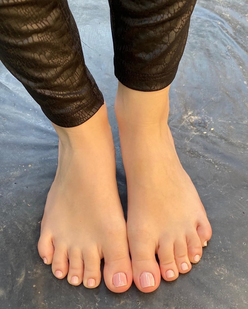 Feet girl #81039874