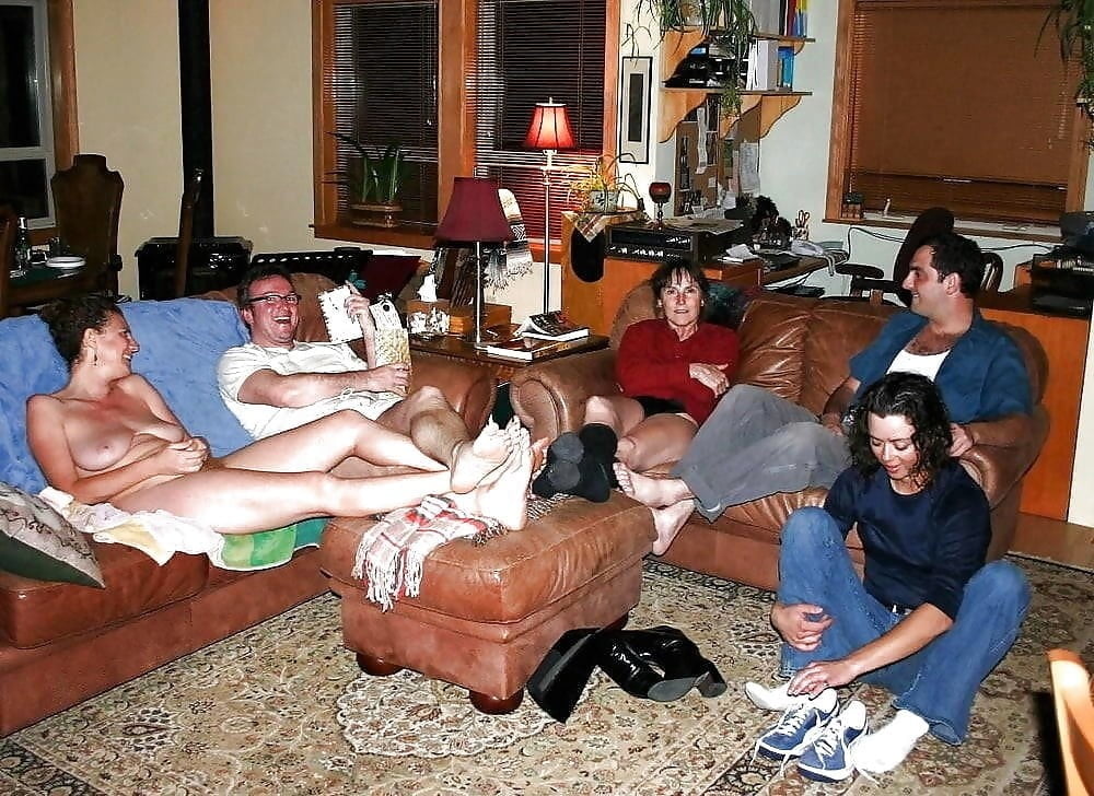 Soiree:nue ou sexe
 #89461745