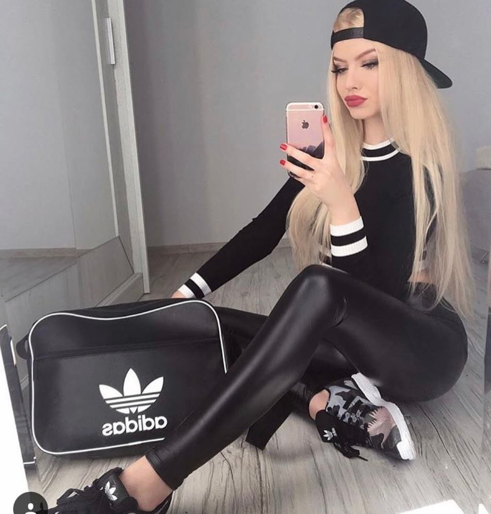 L'amour des leggings en cuir 5
 #103402489