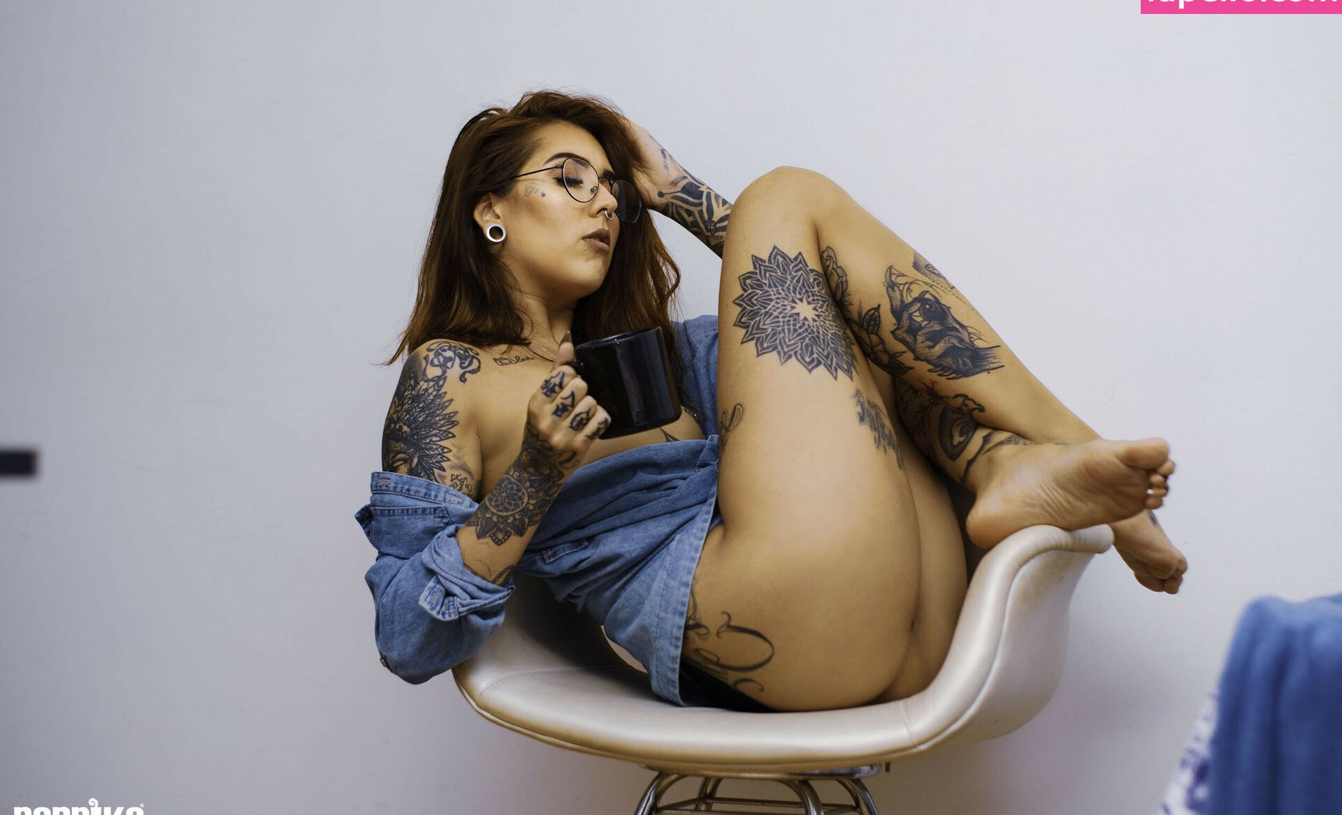 Paprika desnuda #108793580