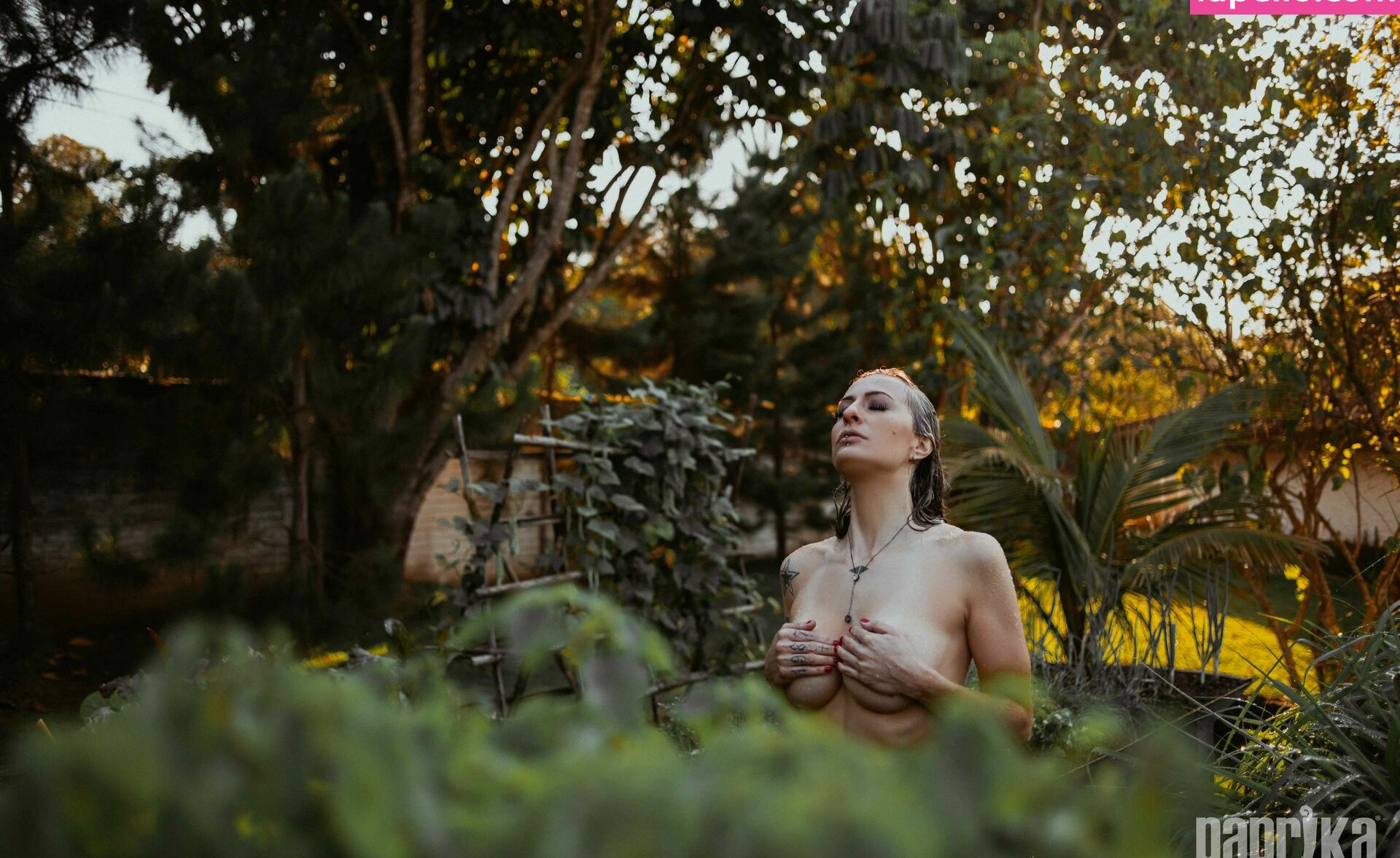 Paprika desnuda #108795554