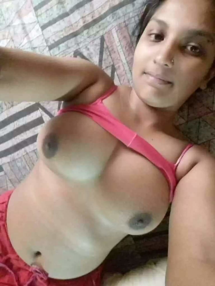 Indien horny et sexy infirmière montrant
 #93614118