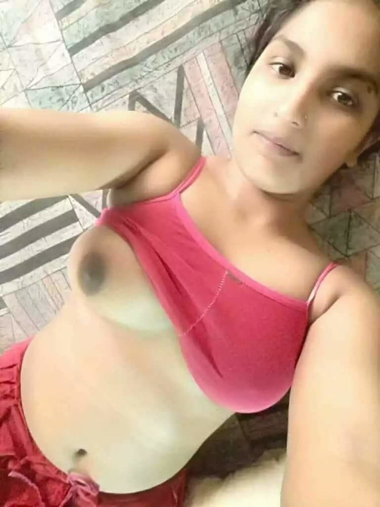 Infermiera indiana arrapata e sexy che mostra #93614139