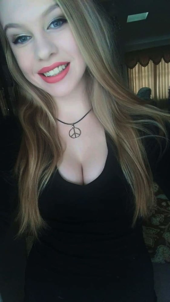 Exposed Webslut #92931305