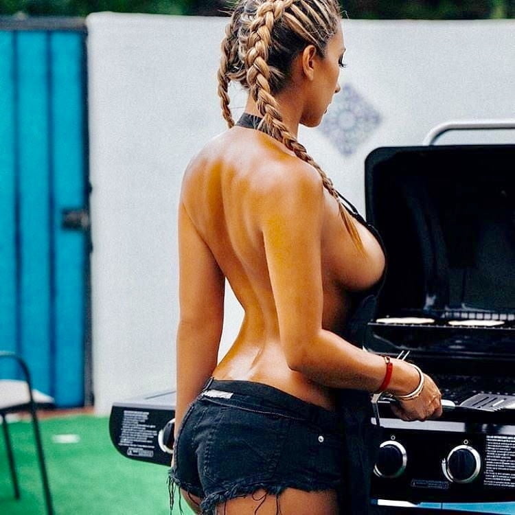 Es hora de la barbacoa 7.08.2020
 #87904266