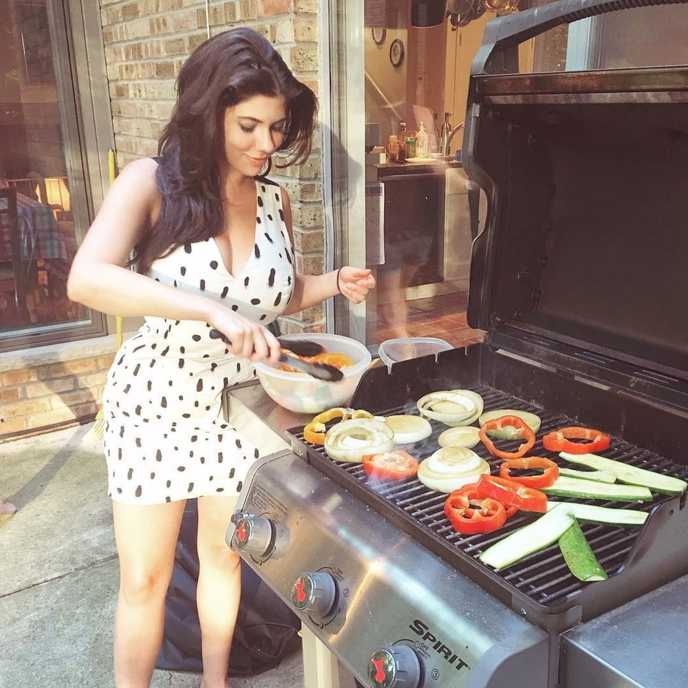 Es hora de la barbacoa 7.08.2020
 #87904270