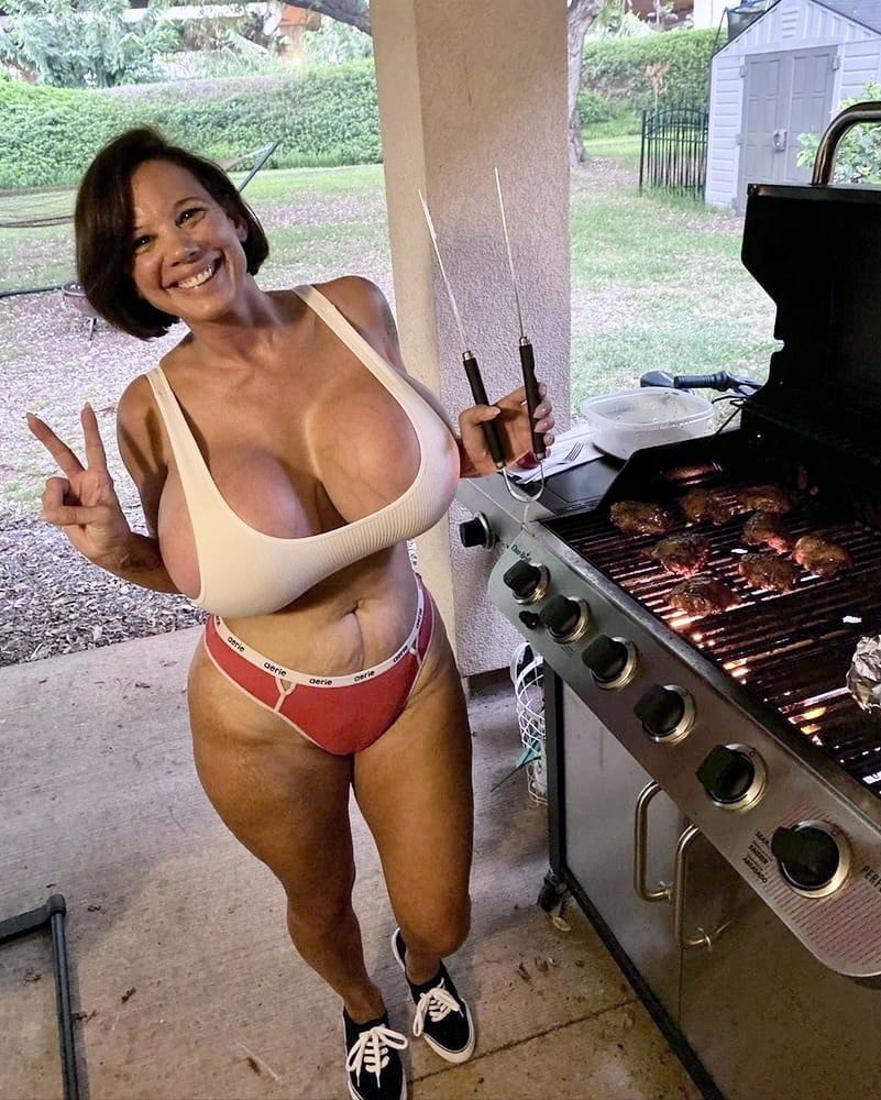 Es hora de la barbacoa 7.08.2020
 #87904295