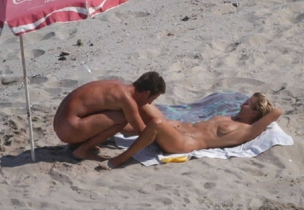 Top coppia nudista sulla spiaggia fkk #101489117