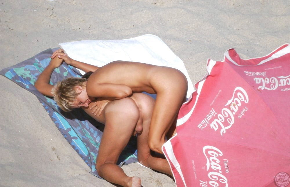 Top coppia nudista sulla spiaggia fkk #101489124