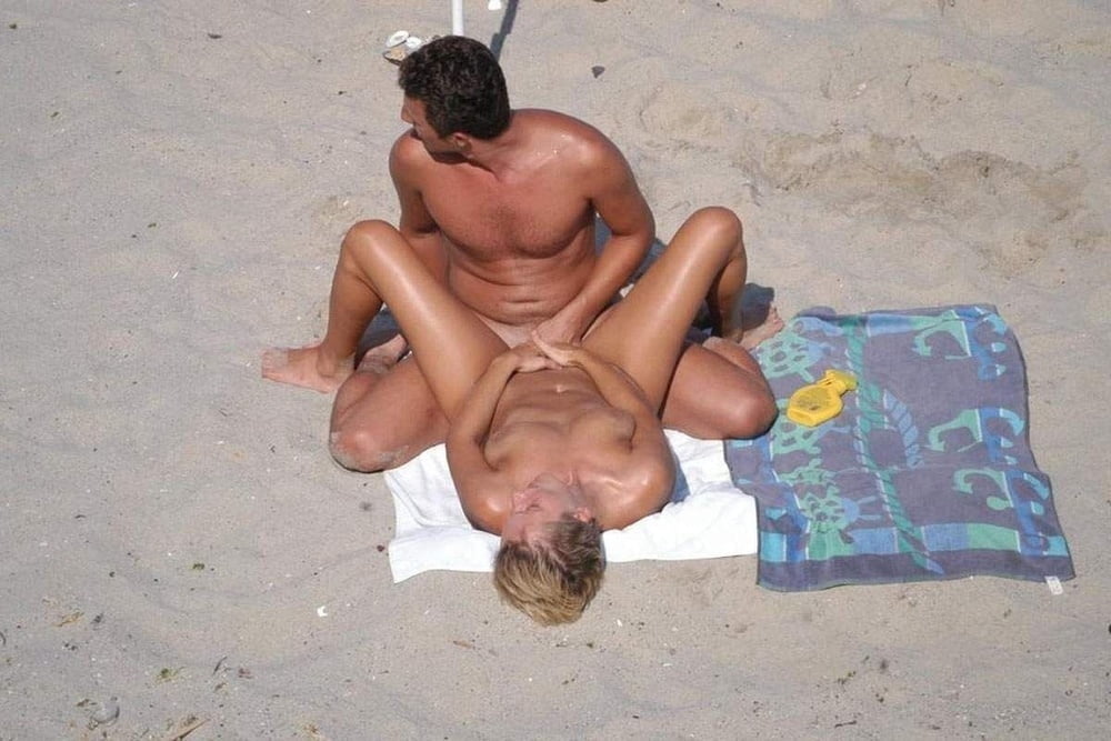 Top coppia nudista sulla spiaggia fkk #101489148
