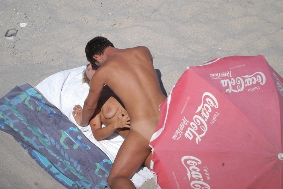 Top coppia nudista sulla spiaggia fkk #101489151