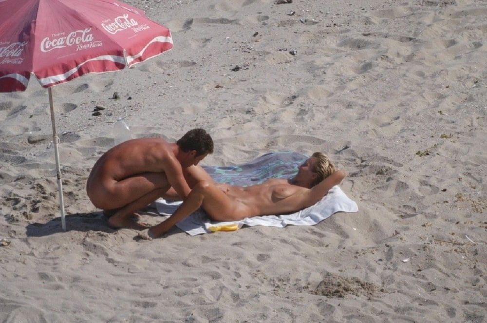 Top coppia nudista sulla spiaggia fkk #101489158