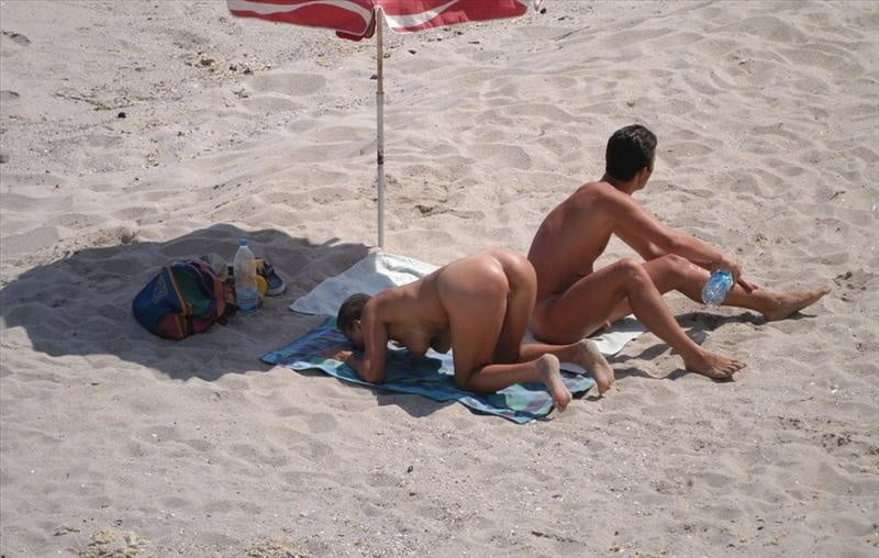 Top coppia nudista sulla spiaggia fkk #101489173